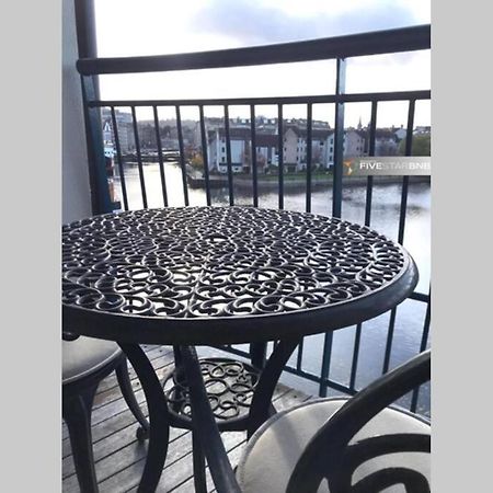 Waterfront Living In Leith With Free Parking! Lejlighed Edinburgh Eksteriør billede