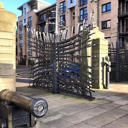 Waterfront Living In Leith With Free Parking! Lejlighed Edinburgh Eksteriør billede