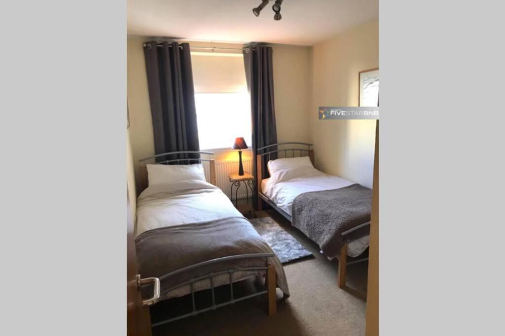 Waterfront Living In Leith With Free Parking! Lejlighed Edinburgh Eksteriør billede
