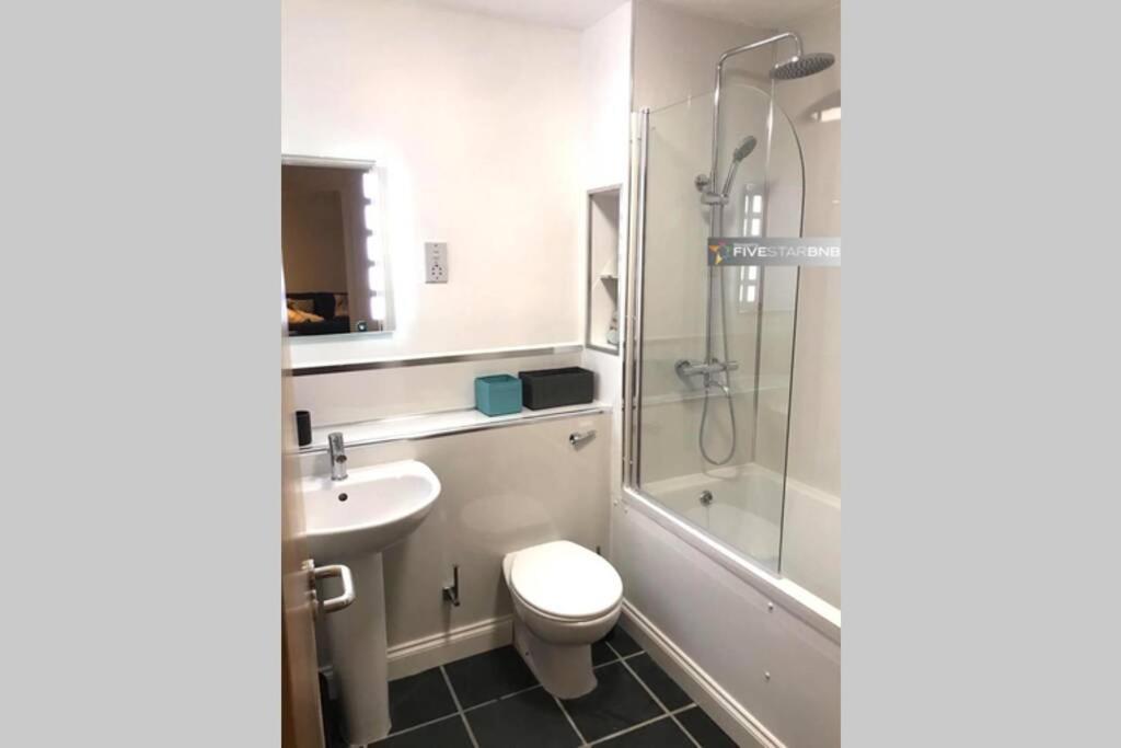 Waterfront Living In Leith With Free Parking! Lejlighed Edinburgh Eksteriør billede