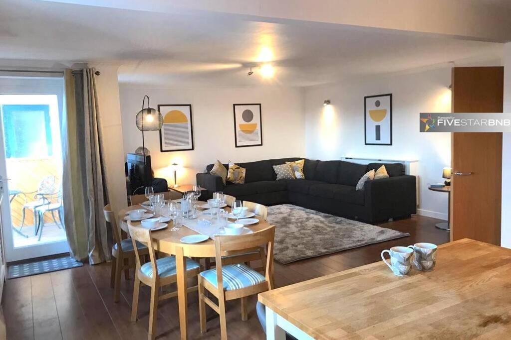 Waterfront Living In Leith With Free Parking! Lejlighed Edinburgh Eksteriør billede