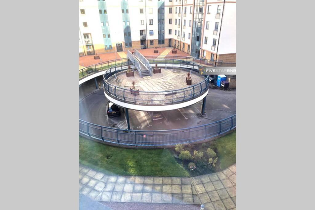 Waterfront Living In Leith With Free Parking! Lejlighed Edinburgh Eksteriør billede